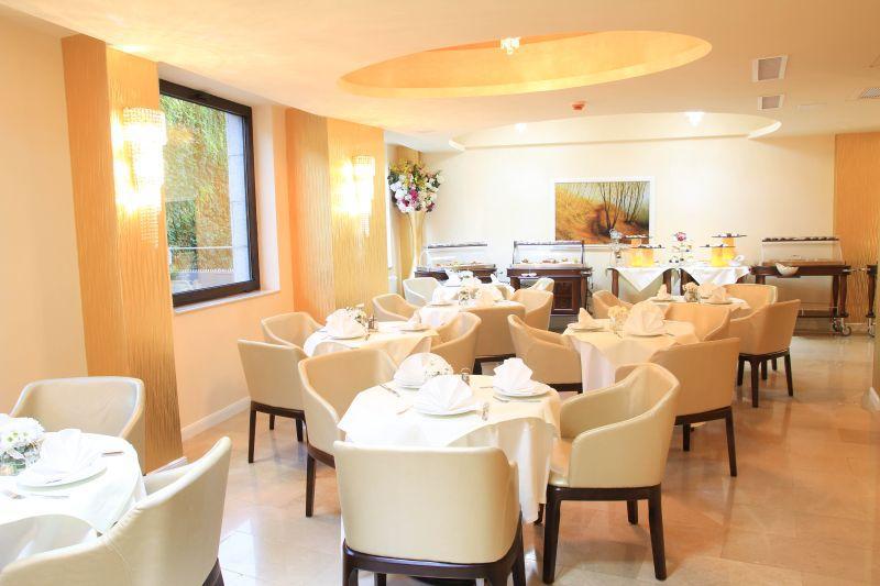 Kosher Hotel Lev Or Bucarest Extérieur photo