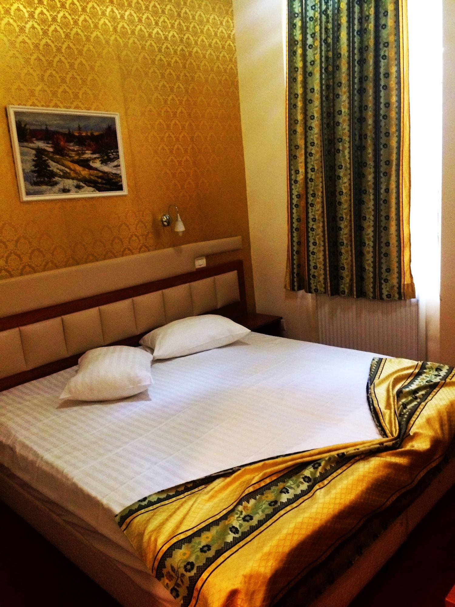 Kosher Hotel Lev Or Bucarest Extérieur photo