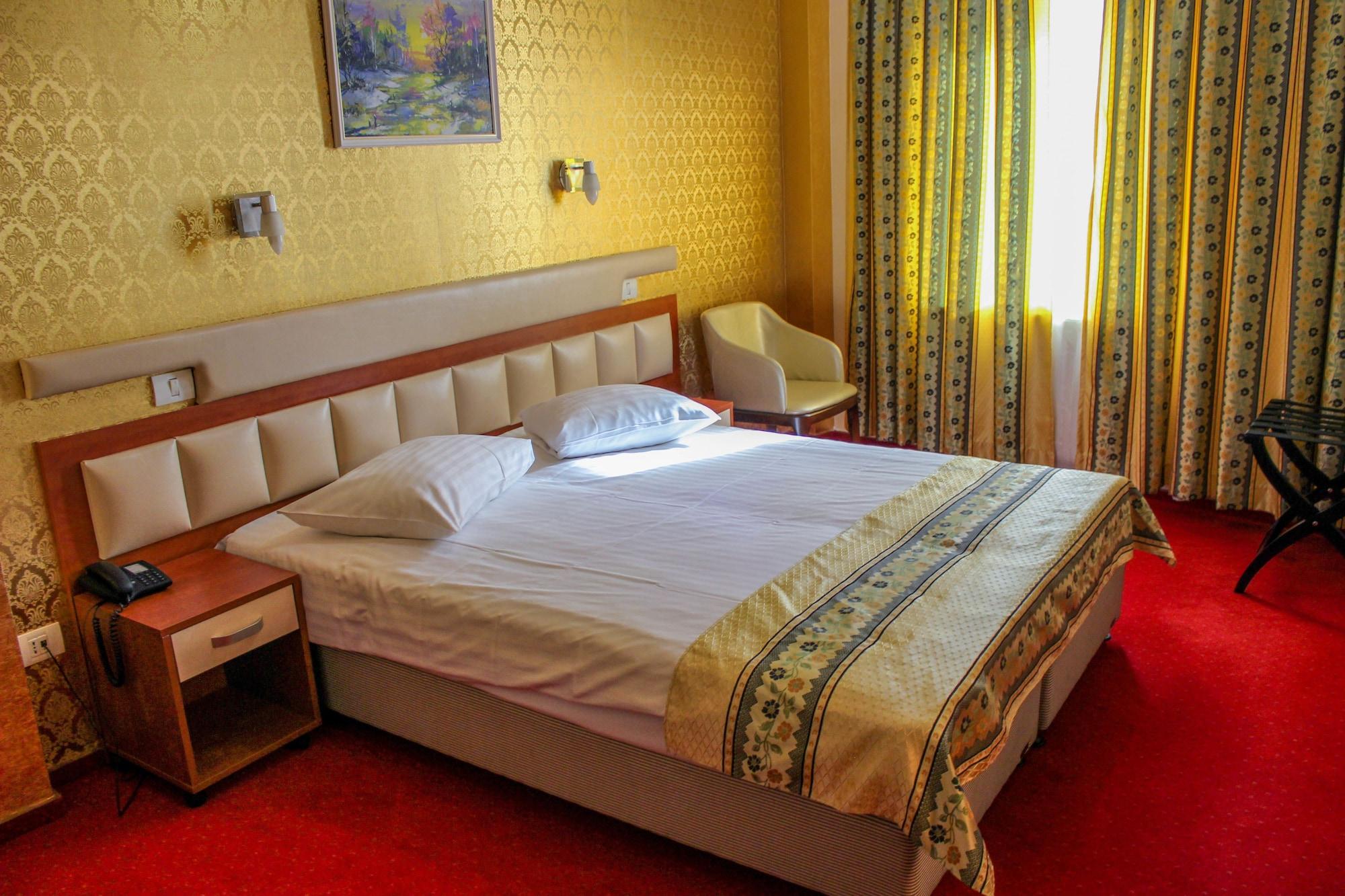 Kosher Hotel Lev Or Bucarest Extérieur photo