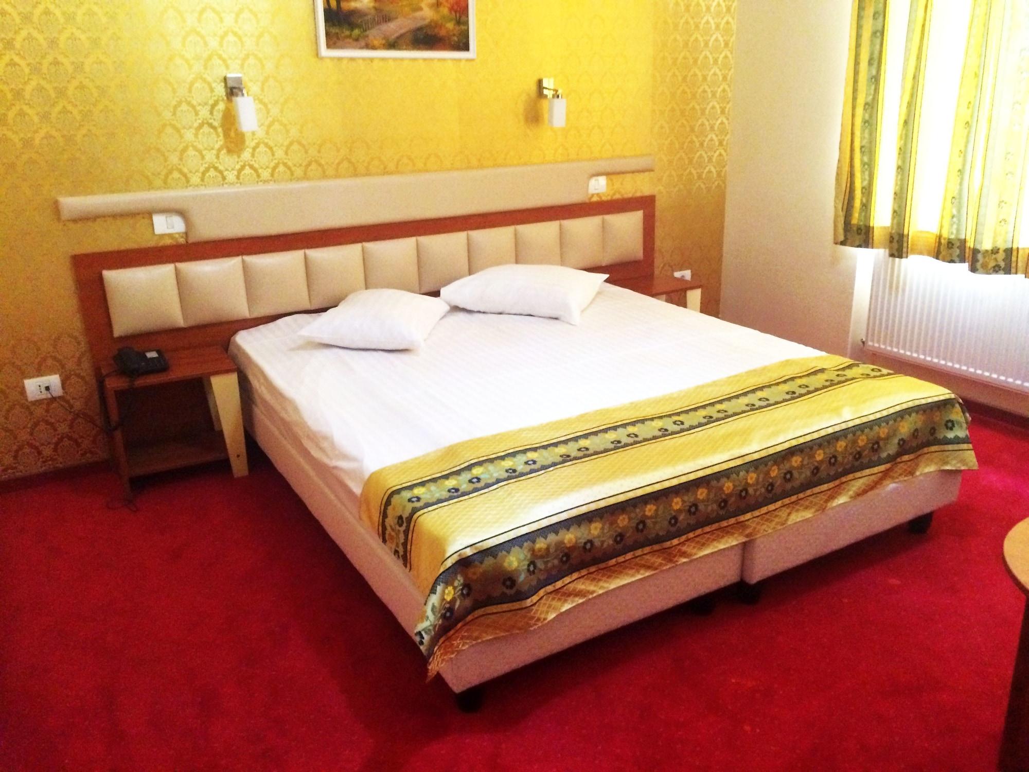 Kosher Hotel Lev Or Bucarest Extérieur photo