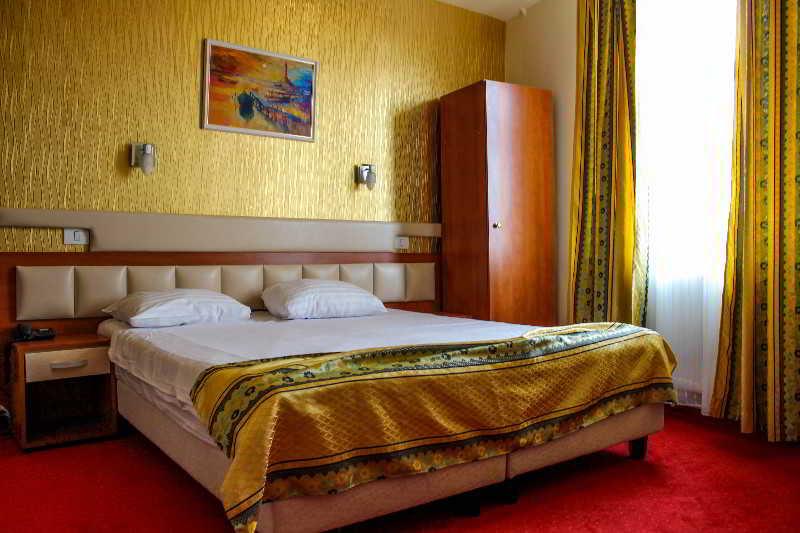 Kosher Hotel Lev Or Bucarest Extérieur photo
