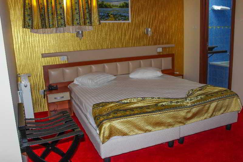 Kosher Hotel Lev Or Bucarest Extérieur photo