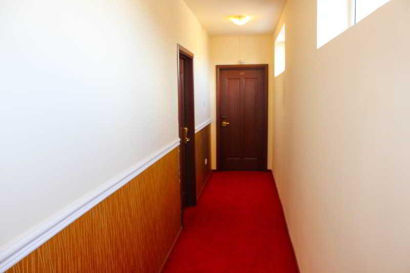 Kosher Hotel Lev Or Bucarest Extérieur photo