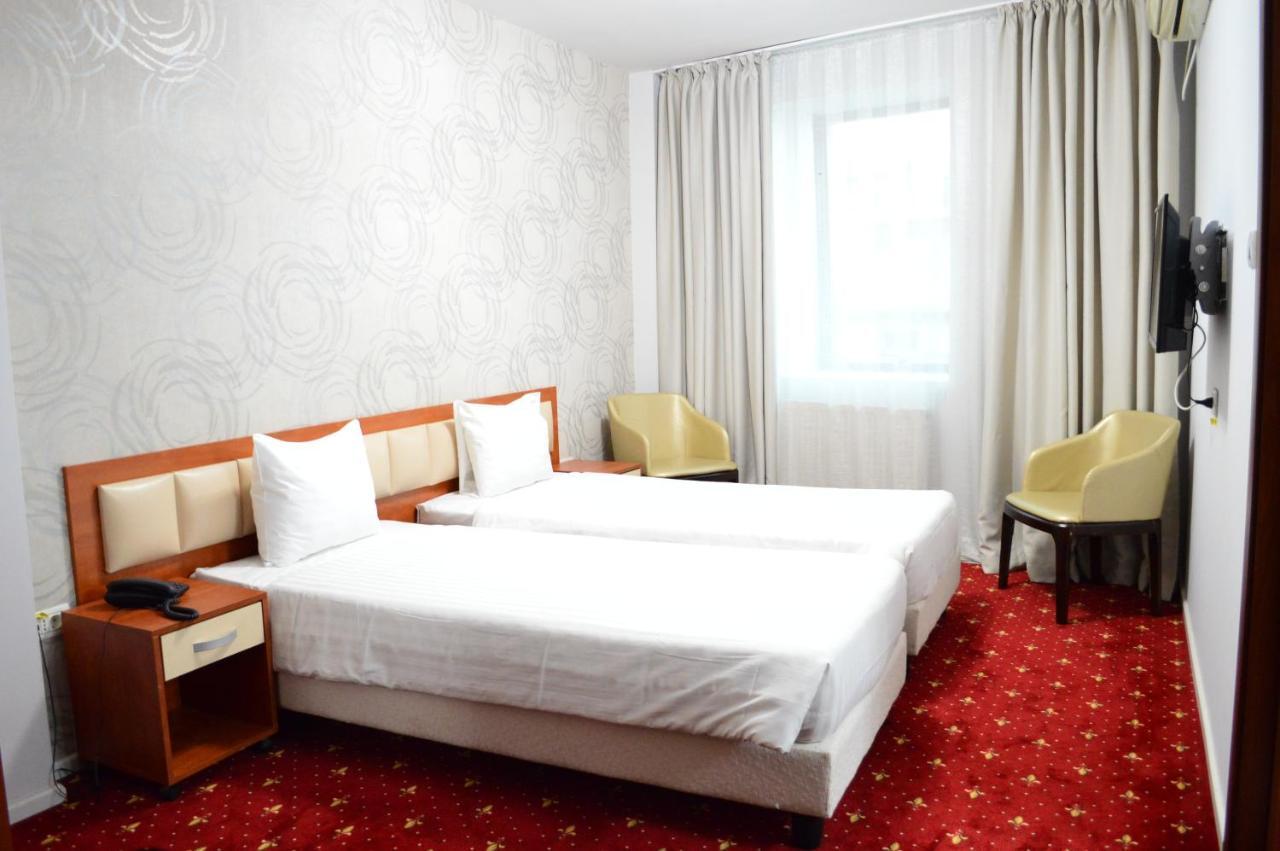 Kosher Hotel Lev Or Bucarest Extérieur photo