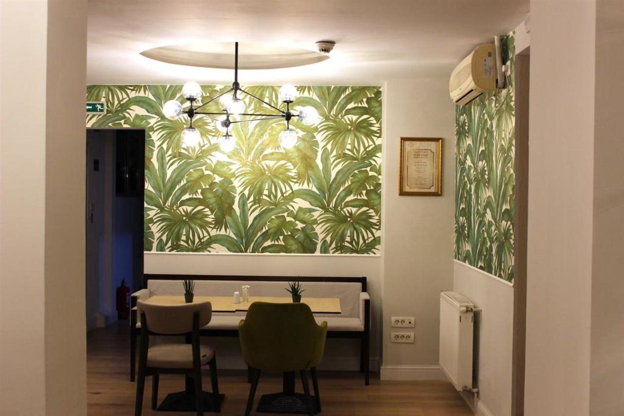 Kosher Hotel Lev Or Bucarest Extérieur photo