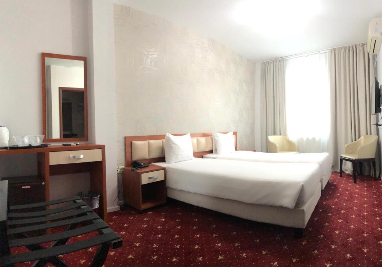 Kosher Hotel Lev Or Bucarest Extérieur photo
