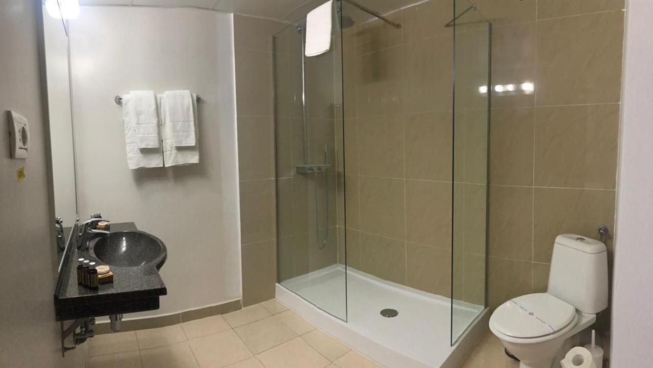 Kosher Hotel Lev Or Bucarest Extérieur photo